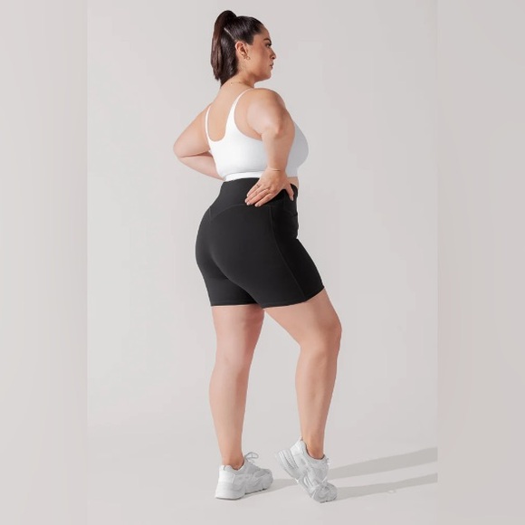 POPFLEX Crisscross Hourglass Midi bike shorts with pockets black 3X EUC - Picture 3 of 11